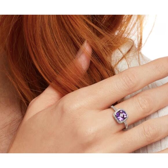 Zales Cushion Cut Amethyst RIng with Diamond Frame 10K Gold - Picture 1 of 9